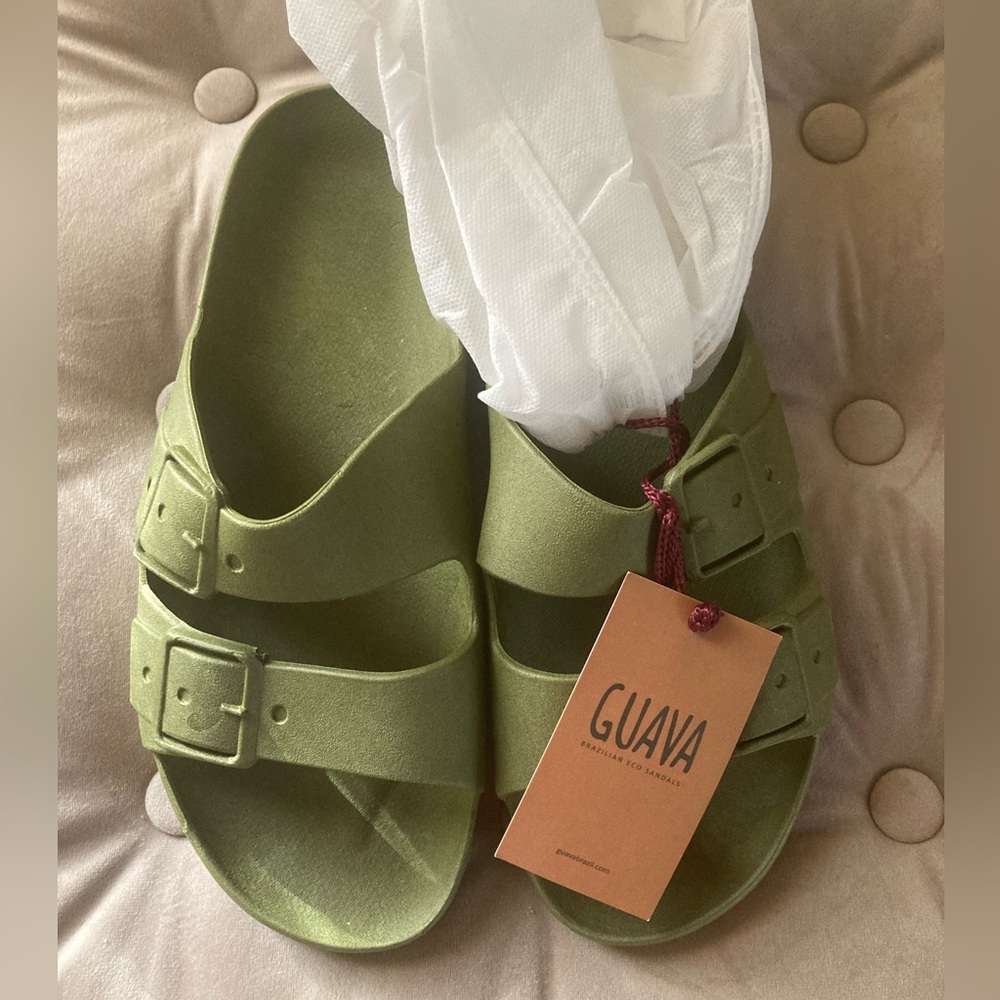 GUAVA slides sz 10/11 Olive NWT
